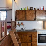 1900's Traditional House In Asklipio