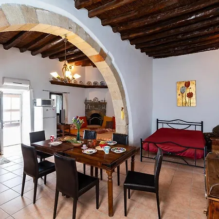 1900's Traditional House In Asklipio * Asklipiḯon